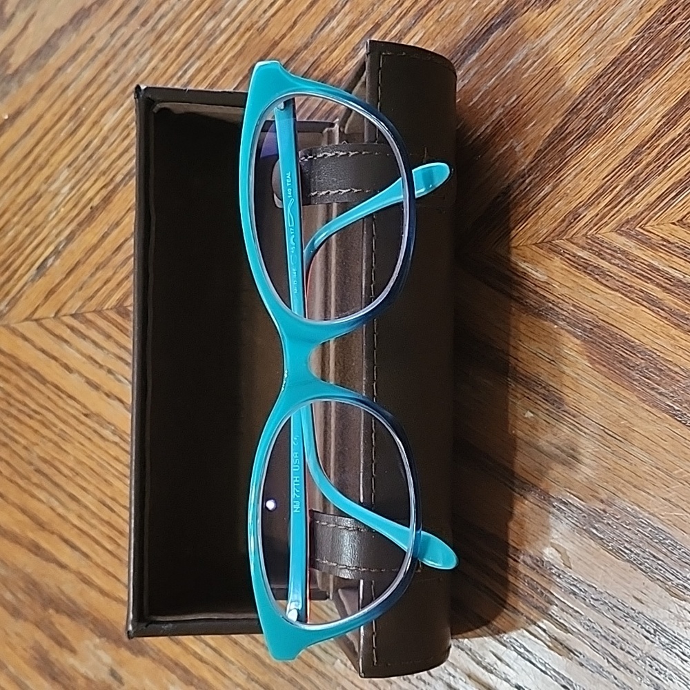 NW77th style MOD946 eyeglass frame